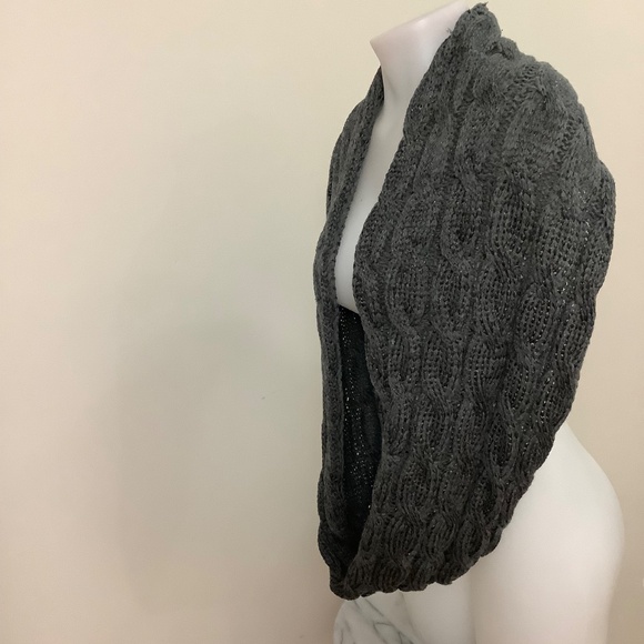 CC Grey Sparkly Cableknit infinity scarf - Picture 5 of 10